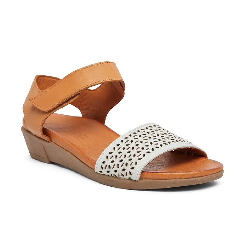 Accord Sandal in White And Cognac Leather