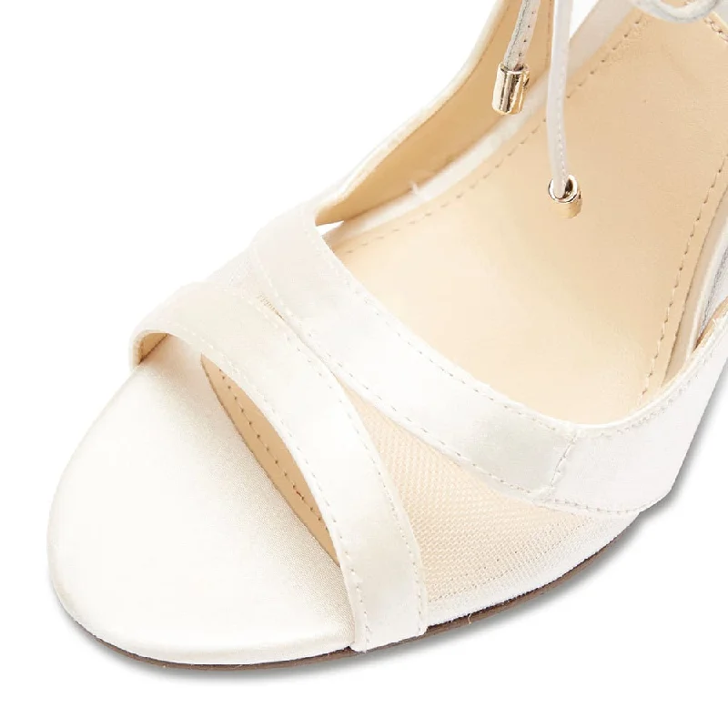 Cherie Heel in Ivory