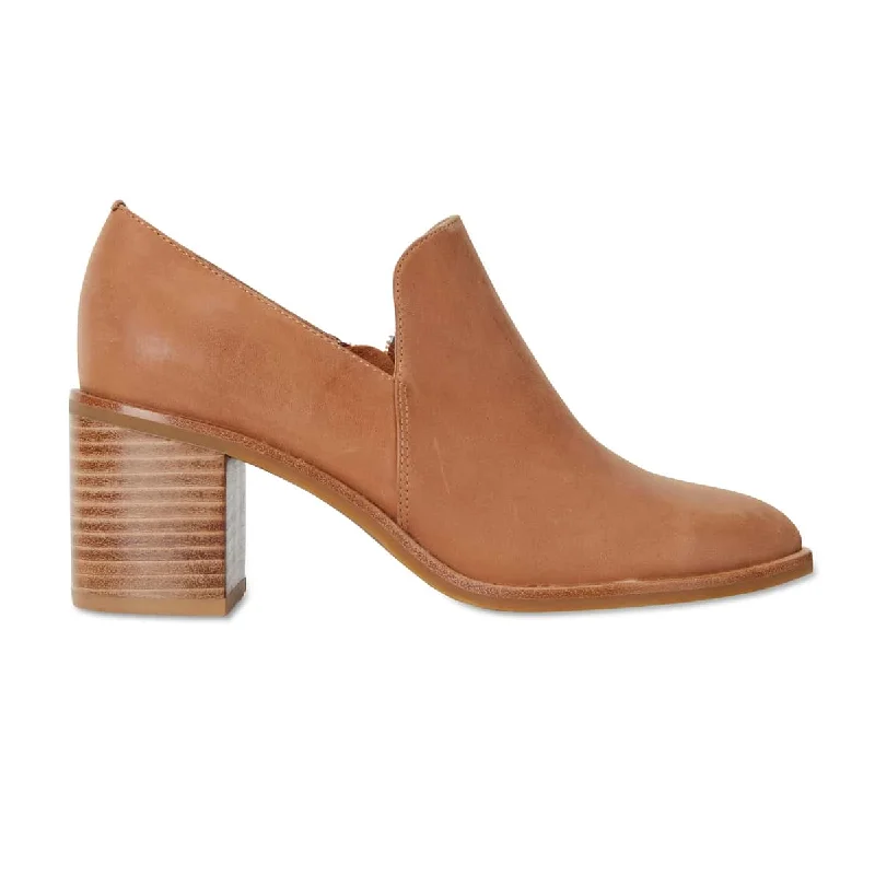 Decade Heel in Tan Leather