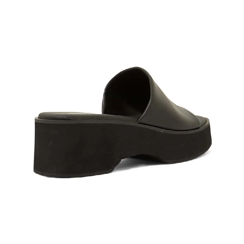 Fiasco Heel in Black Smooth