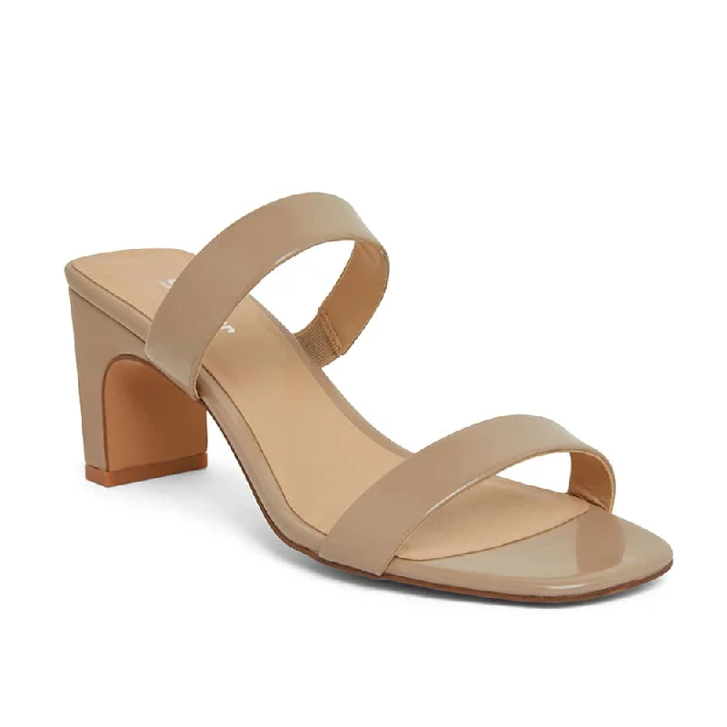 Hepburn Heel in Nude Patent