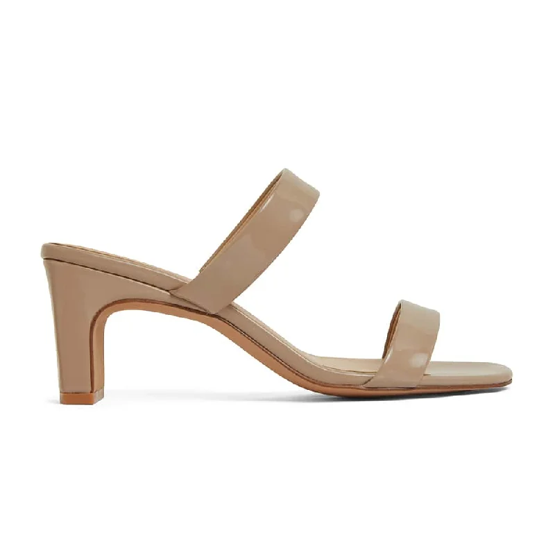 Hepburn Heel in Nude Patent