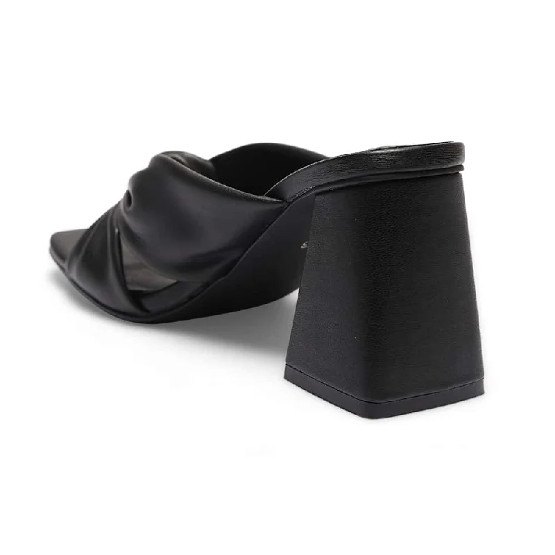 Imitate Heel in Black Smooth