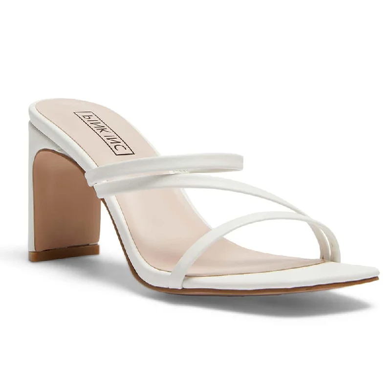 Latin Heel in White Smooth