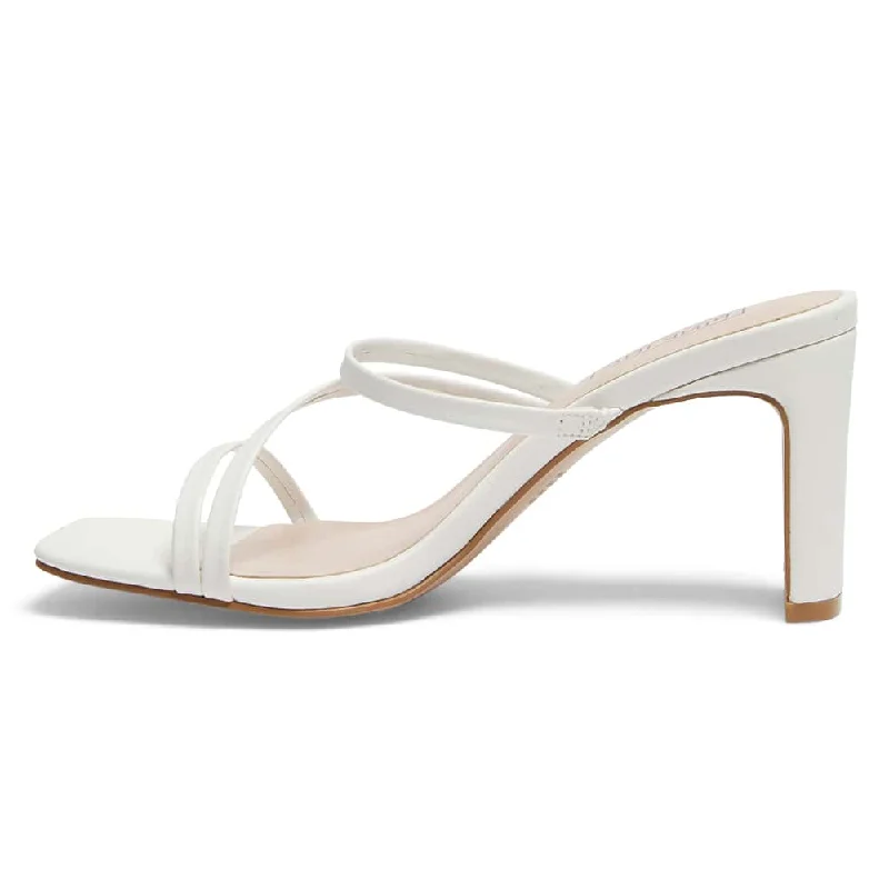 Latin Heel in White Smooth