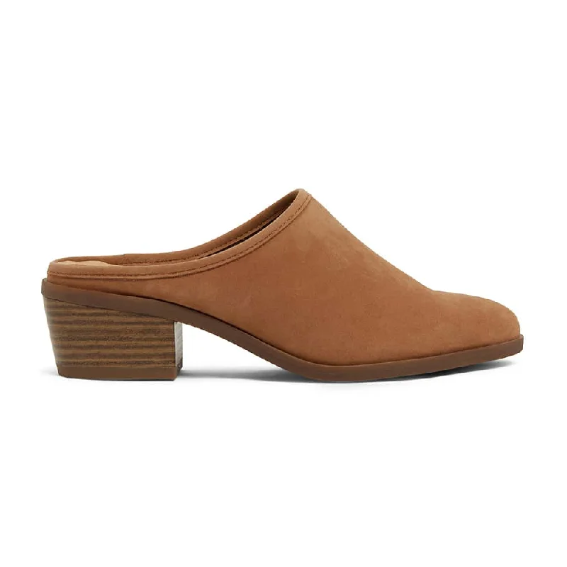 Magnum Heel in Tan Nubuck