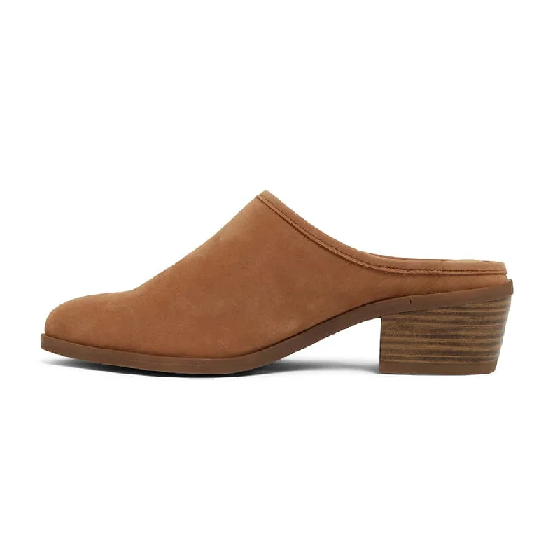 Magnum Heel in Tan Nubuck