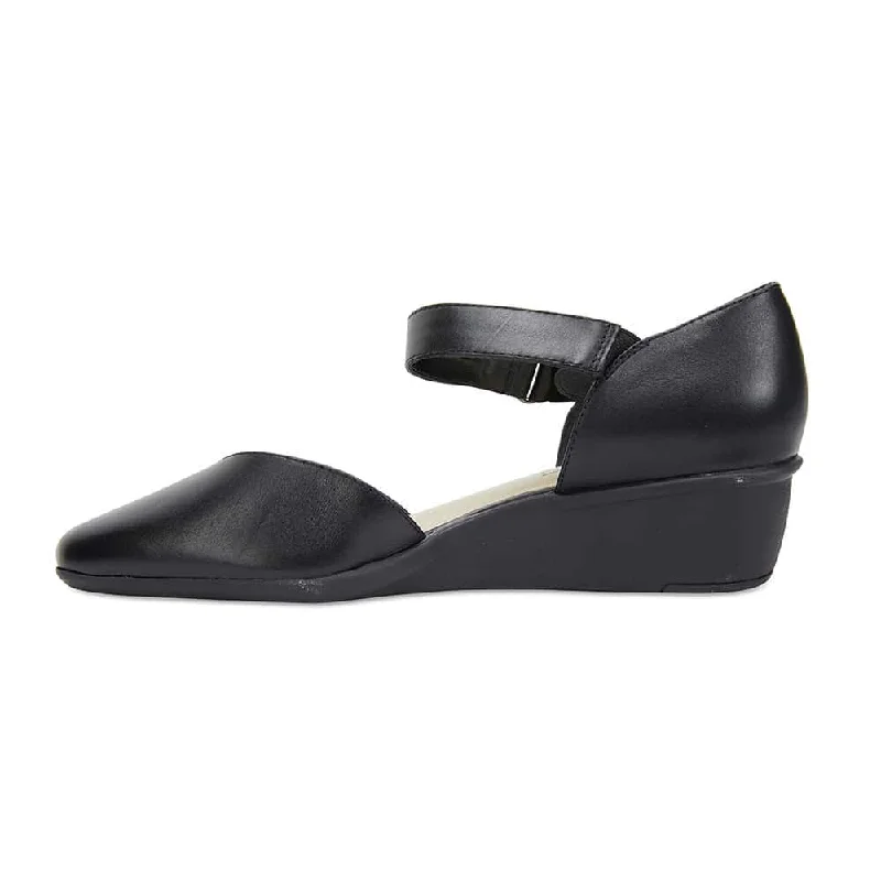 Pavilion Heel in Black Leather