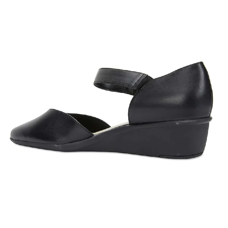 Pavilion Heel in Black Leather