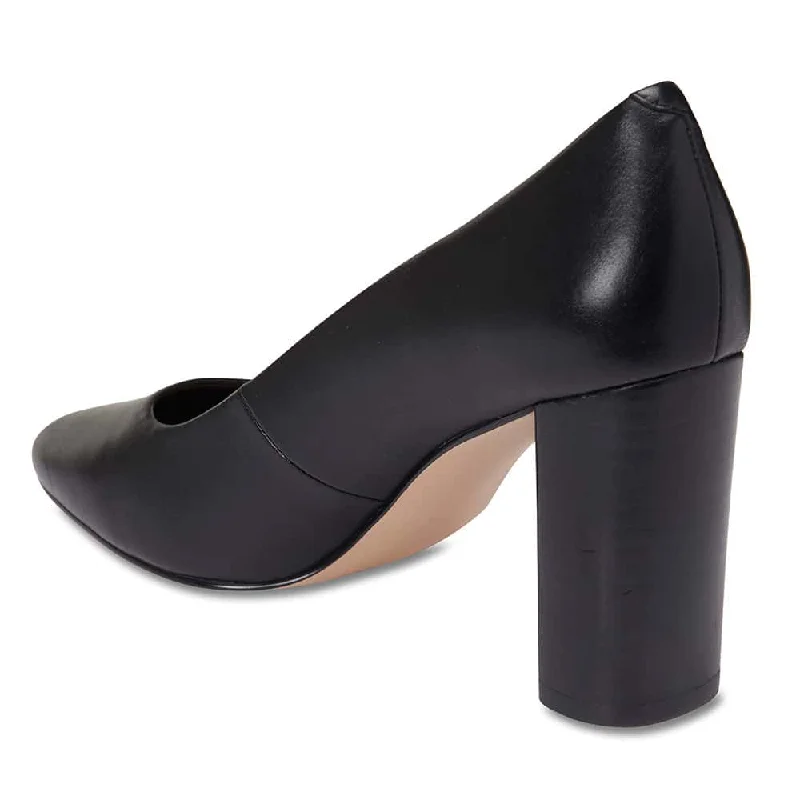 Piper Heel in Black Leather