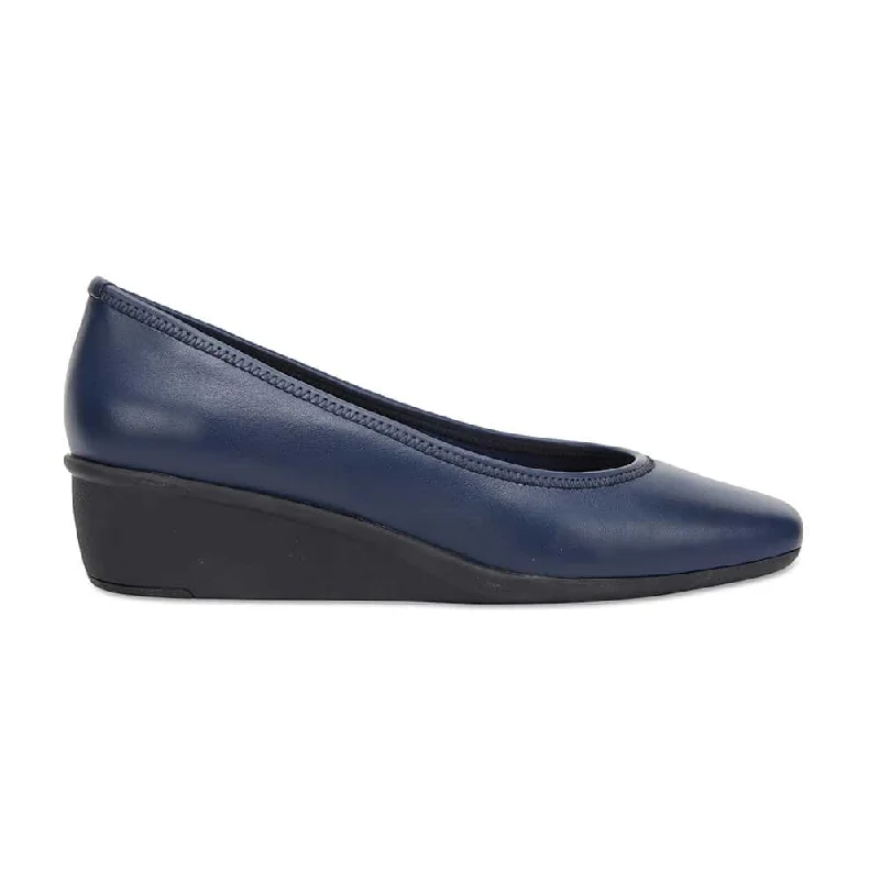 Prism Heel in Navy Leather