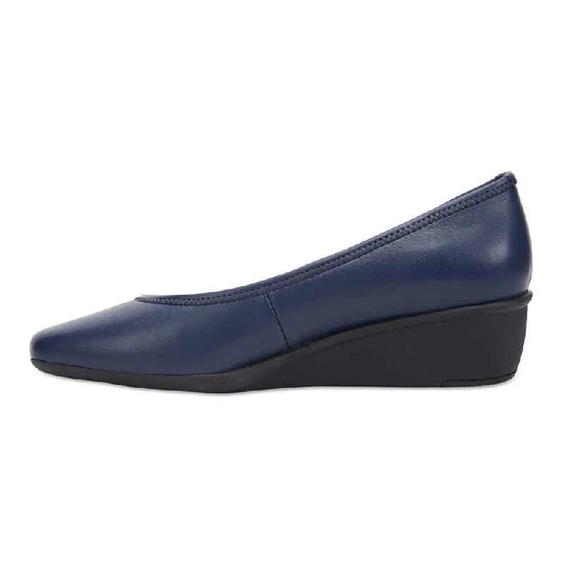 Prism Heel in Navy Leather