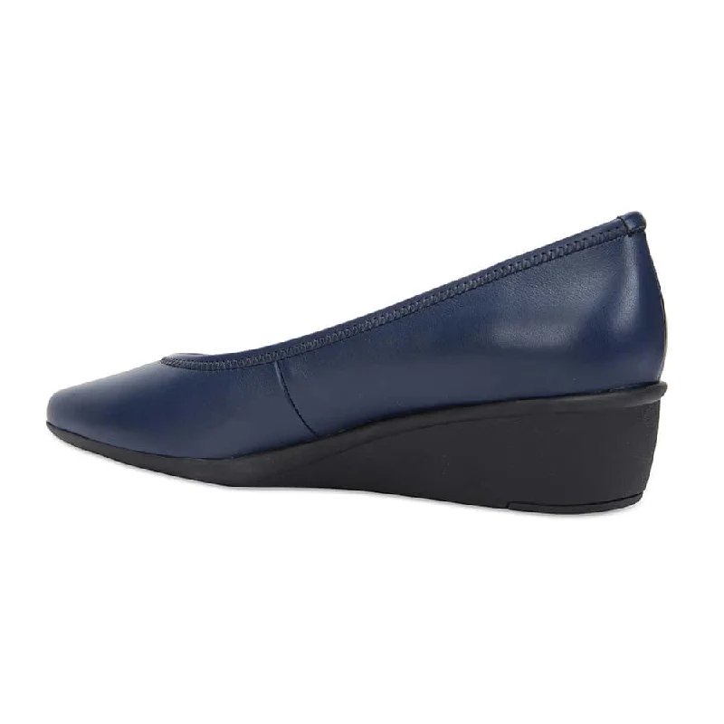 Prism Heel in Navy Leather