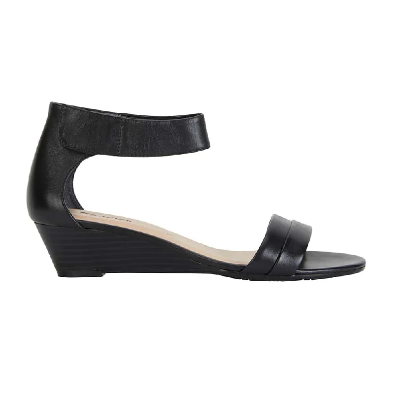 Quartz Heel in Black Leather