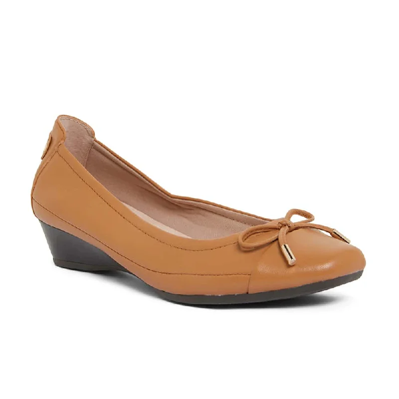 Shannon Heel in Tan Leather