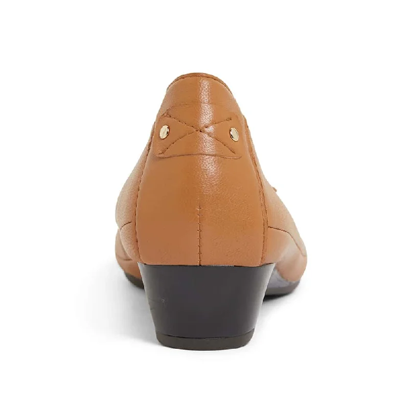 Shannon Heel in Tan Leather