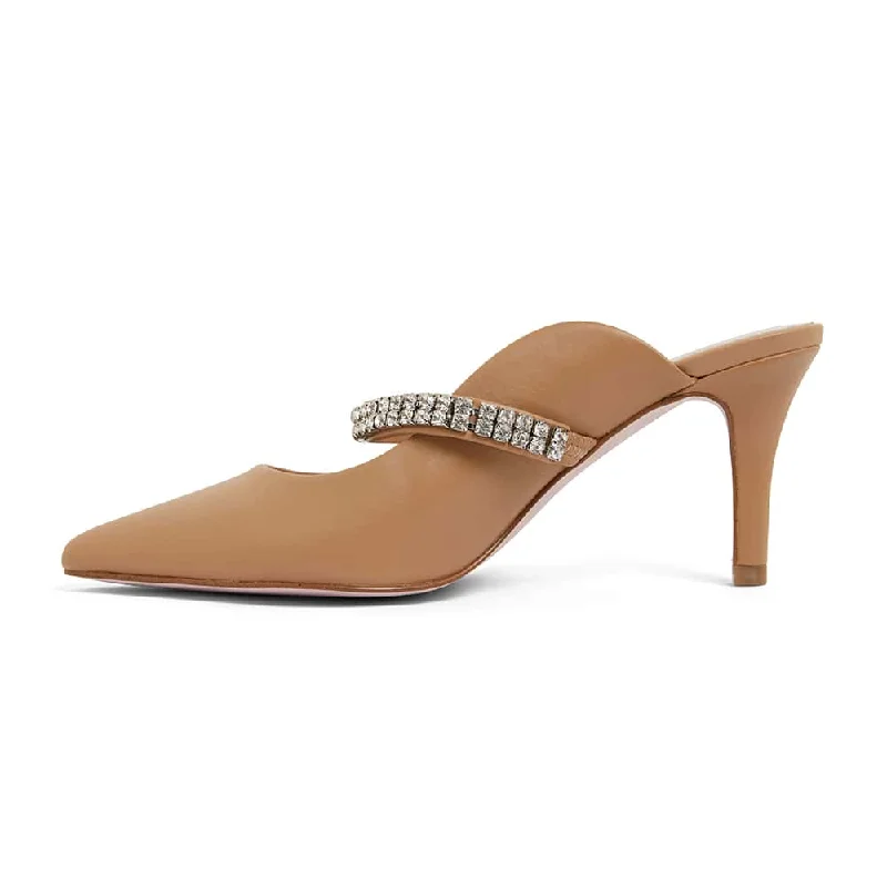 Vanity Heel in Camel Leather