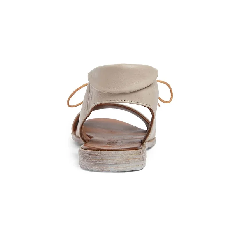 Yardley Sandal in Nude Leather