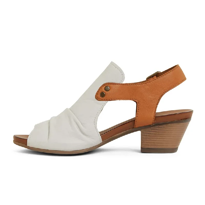 Zambia Heel in White And Cognac Leather