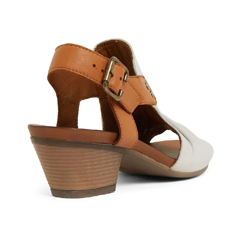 Zambia Heel in White And Cognac Leather