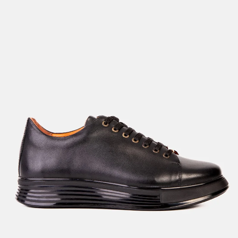 The Peklin Black Leather Men Sneaker