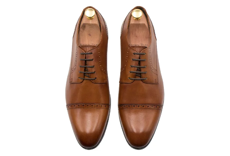 Estero Straight Cap Chestnut Derby