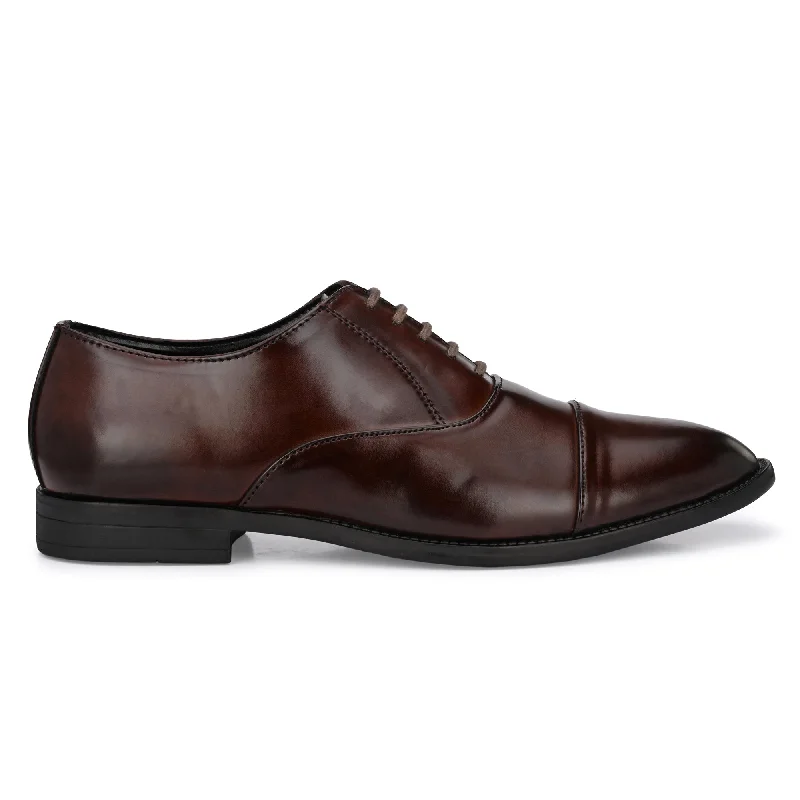 Attitudist Unisex Handcrafted Oxford Brown Plain Formal Laceup Derby Shoes With Cap Toe