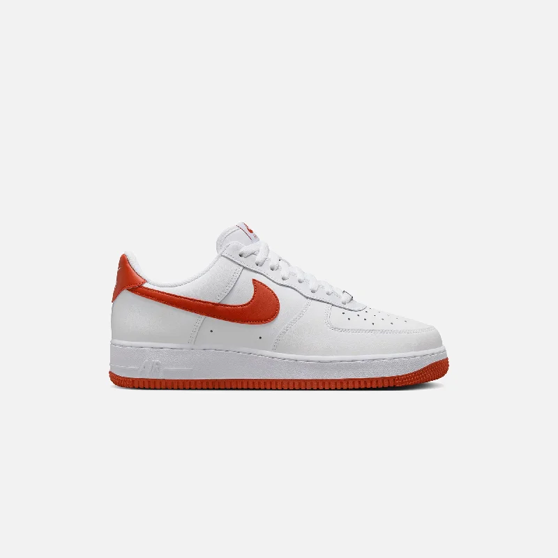 Nike Air Force 1 '07 - White / Dragon Red / White